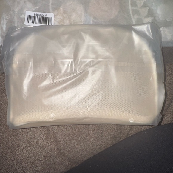 Dior Beauty Butterflies Mesh Tote Bag & Pouch - Picture 5 of 7